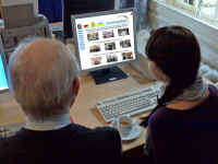 oksana-im-awo-internet-cafe.jpg (167494 Byte)